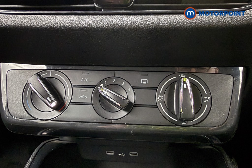Skoda Fabia Colour Edition Manual Petrol Hatchback - Stock Number (1570645) - 15th supplementary image