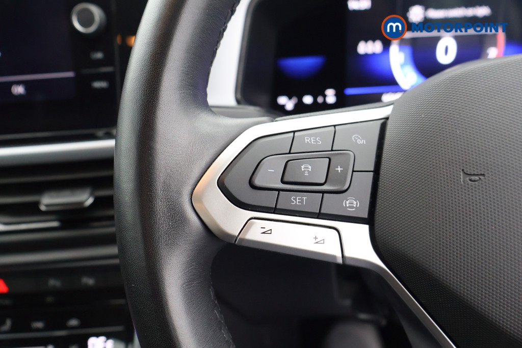 Volkswagen T-Roc Life Manual Petrol SUV - Stock Number (1576352) - 2nd supplementary image