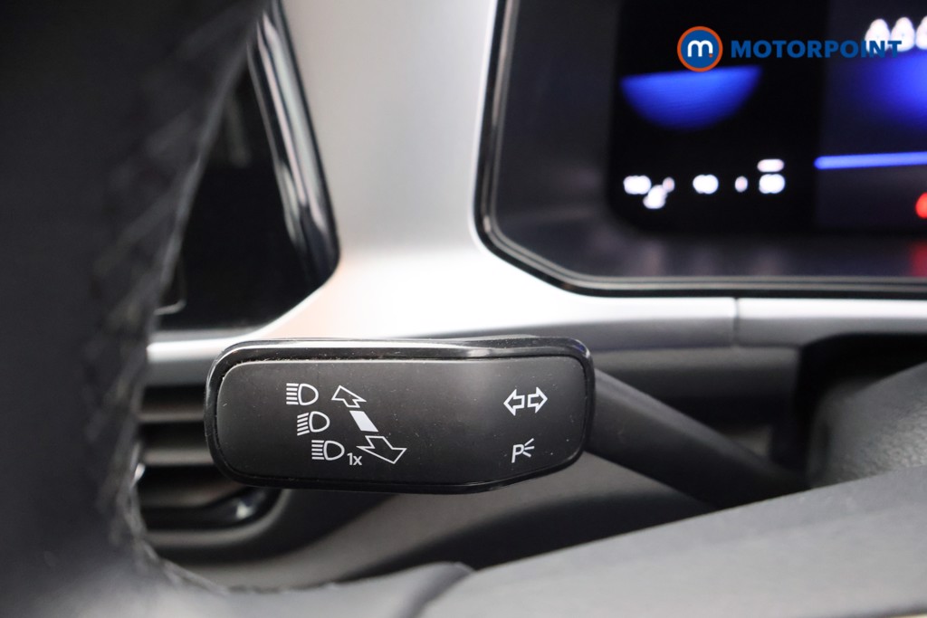 Volkswagen T-Roc Life Manual Petrol SUV - Stock Number (1576352) - 5th supplementary image