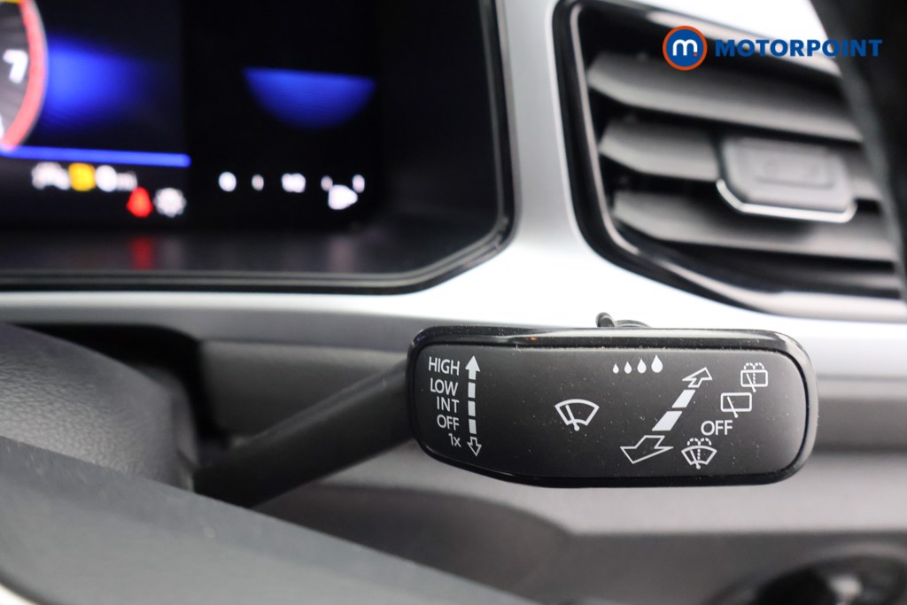 Volkswagen T-Roc Life Manual Petrol SUV - Stock Number (1576352) - 6th supplementary image