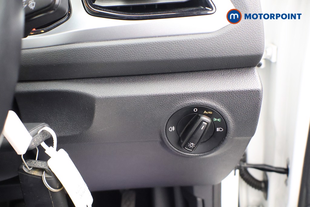 Volkswagen T-Roc Life Manual Petrol SUV - Stock Number (1576352) - 7th supplementary image