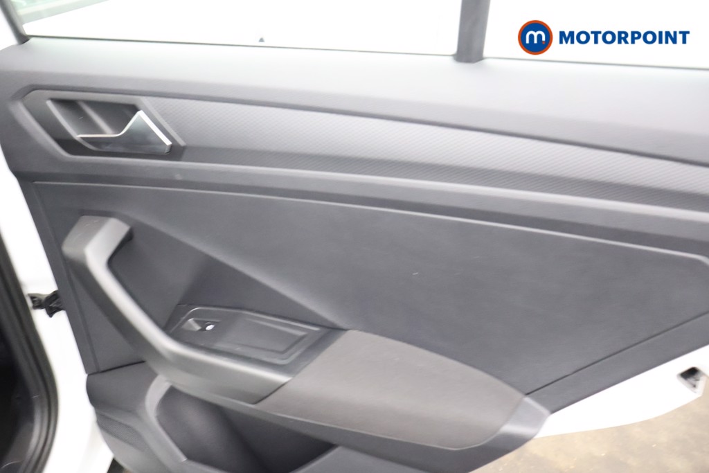 Volkswagen T-Roc Life Manual Petrol SUV - Stock Number (1576352) - 18th supplementary image