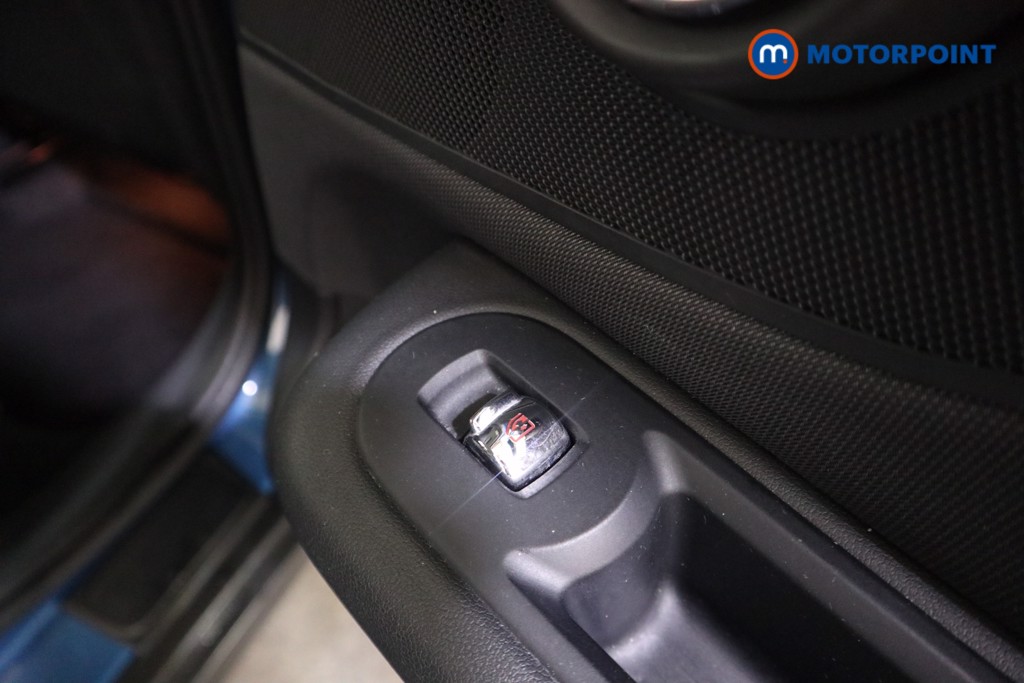 Mini Clubman Cooper Classic Manual Petrol Estate - Stock Number (1581039) - 18th supplementary image