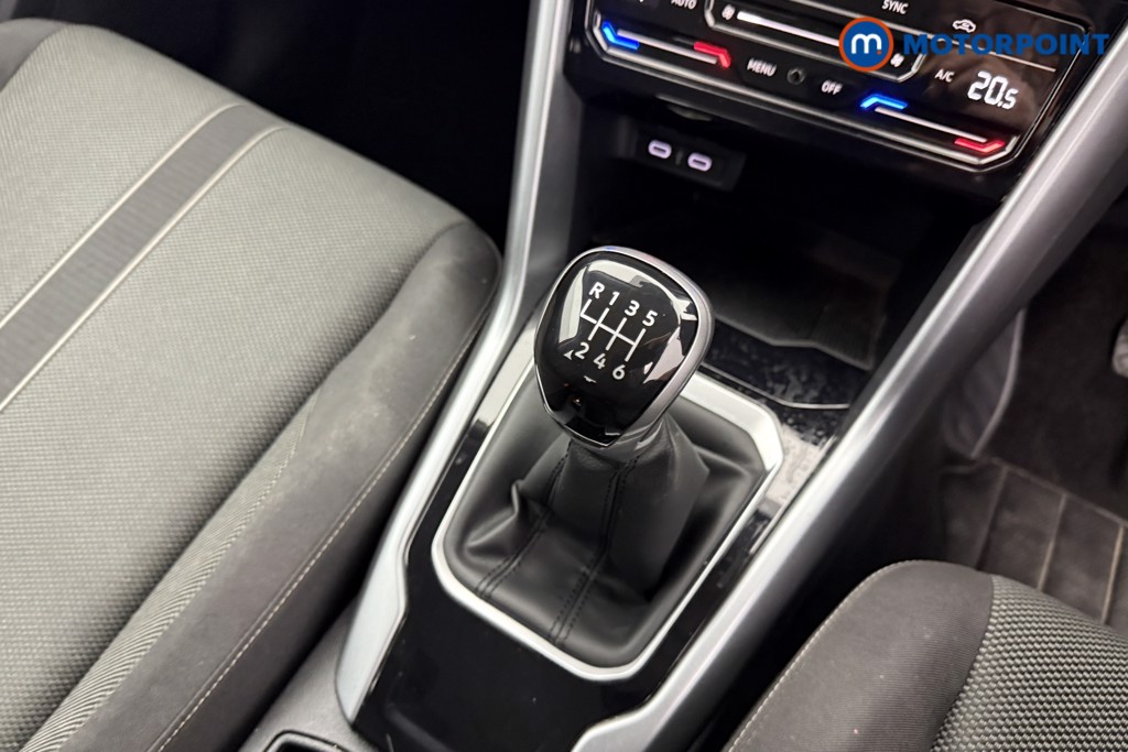 Volkswagen T-Roc Life Manual Petrol SUV - Stock Number (1581395) - 13th supplementary image