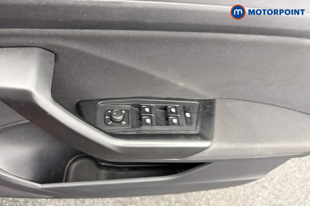 Volkswagen T-Roc Life Manual Petrol SUV - Stock Number (1581395) - 17th supplementary image