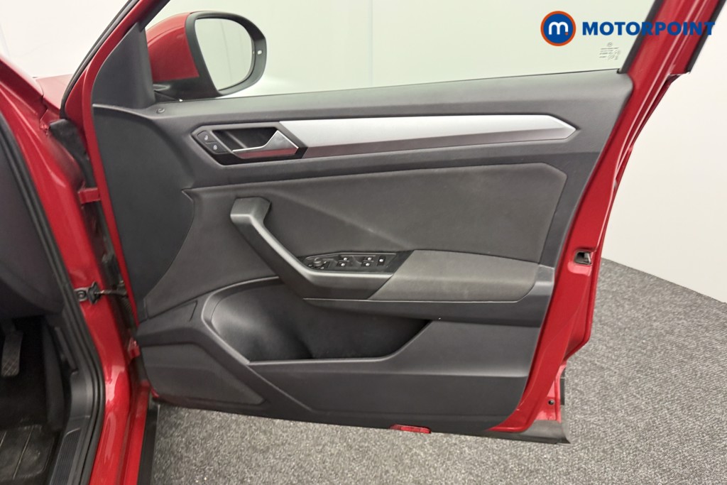 Volkswagen T-Roc Life Manual Petrol SUV - Stock Number (1581395) - 18th supplementary image