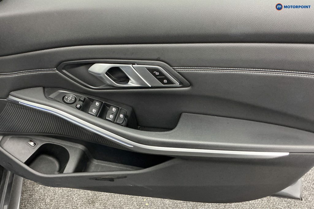 BMW 3 Series M Sport Automatic Petrol Plug-In Hybrid Saloon - Stock Number (1582208) - 21st supplementary image