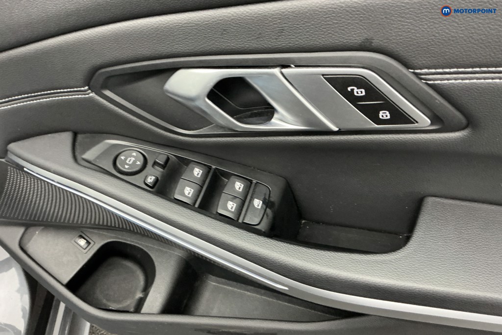 BMW 3 Series M Sport Automatic Petrol Plug-In Hybrid Saloon - Stock Number (1582208) - 22nd supplementary image