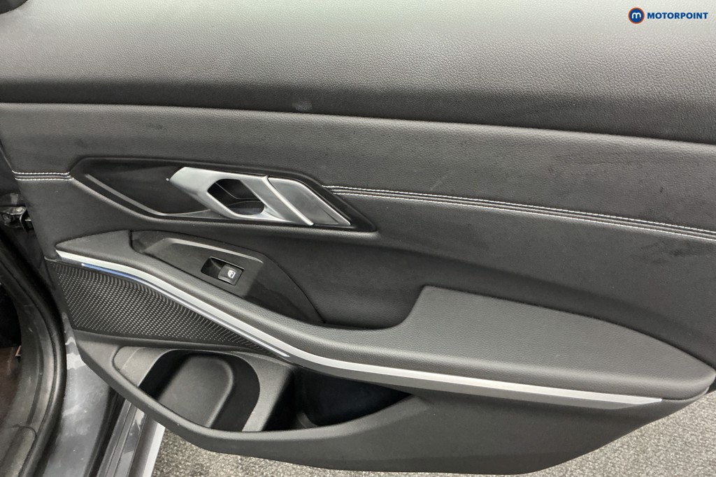 BMW 3 Series M Sport Automatic Petrol Plug-In Hybrid Saloon - Stock Number (1582208) - 23rd supplementary image