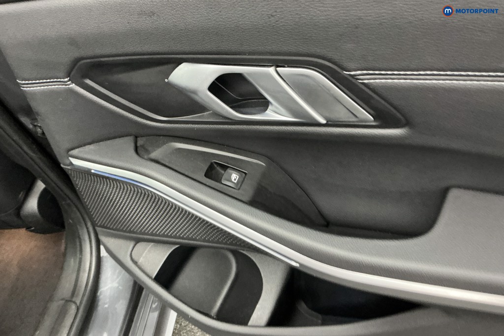 BMW 3 Series M Sport Automatic Petrol Plug-In Hybrid Saloon - Stock Number (1582208) - 24th supplementary image