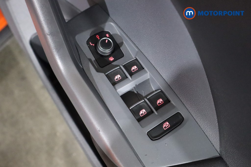 Volkswagen T-Cross R-Line Manual Petrol SUV - Stock Number (1584306) - 18th supplementary image