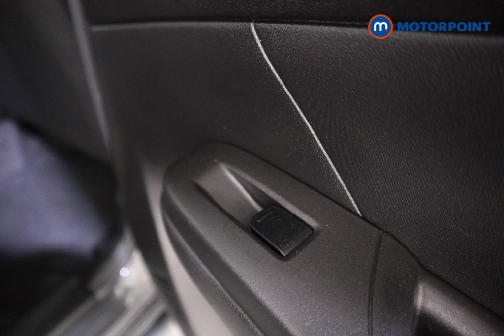 Suzuki Swift Motion Manual Petrol Hatchback - Stock Number (1584908) - 15th supplementary image