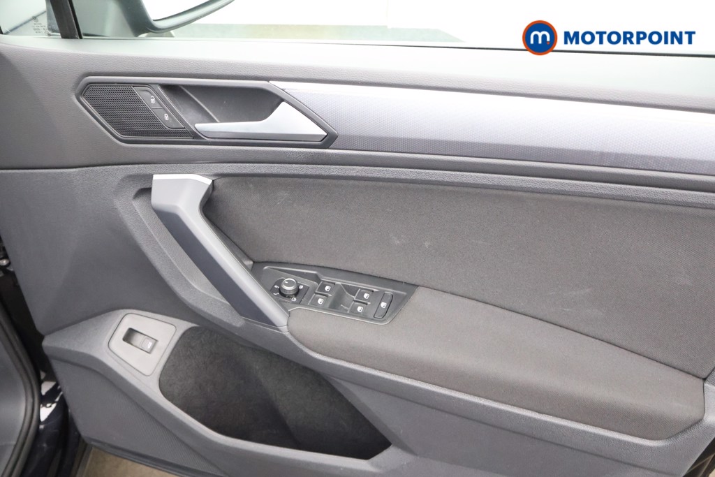 Volkswagen Tiguan Active Automatic Petrol SUV - Stock Number (1585104) - 16th supplementary image