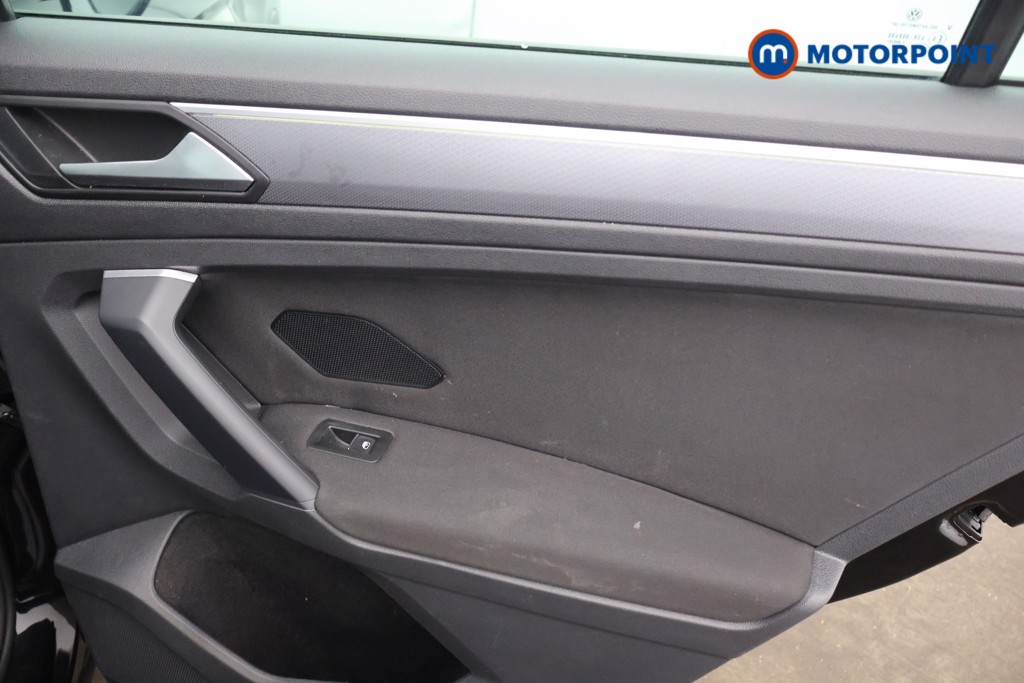 Volkswagen Tiguan Active Automatic Petrol SUV - Stock Number (1585104) - 21st supplementary image