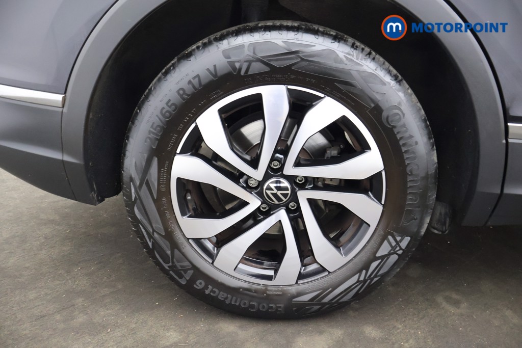 Volkswagen Tiguan Active Automatic Petrol SUV - Stock Number (1585104) - 29th supplementary image