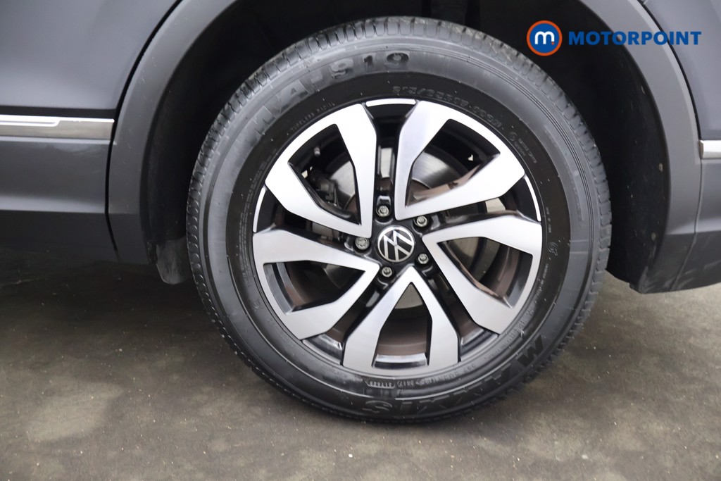 Volkswagen Tiguan Active Automatic Petrol SUV - Stock Number (1585104) - 34th supplementary image