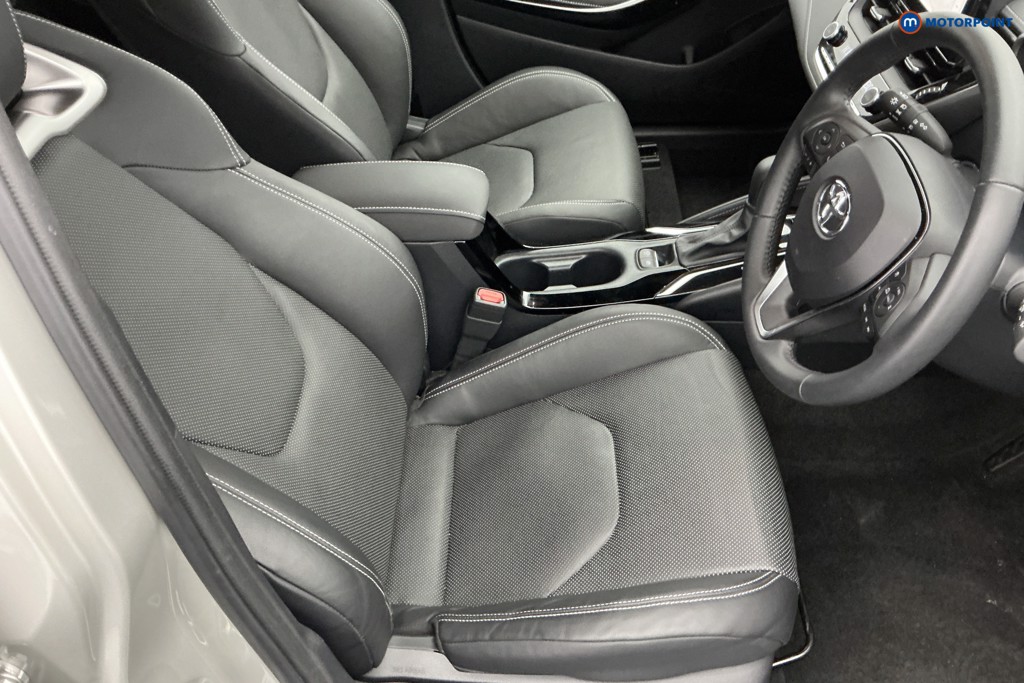 Toyota Corolla Excel Automatic Petrol-Electric Hybrid Hatchback - Stock Number (1585324) - 5th supplementary image