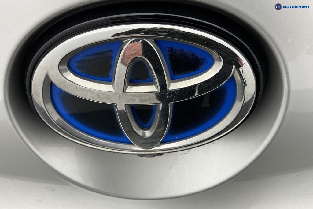 Toyota Corolla Excel Automatic Petrol-Electric Hybrid Hatchback - Stock Number (1585324) - 32nd supplementary image
