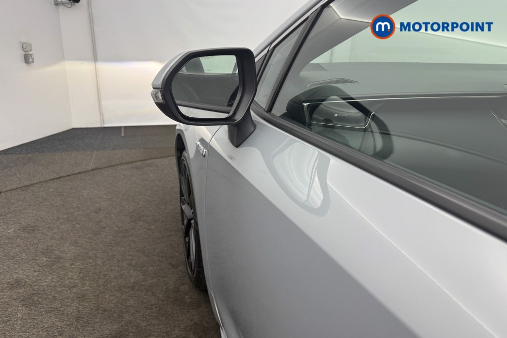 Toyota Corolla Excel Automatic Petrol-Electric Hybrid Hatchback - Stock Number (1585336) - 30th supplementary image