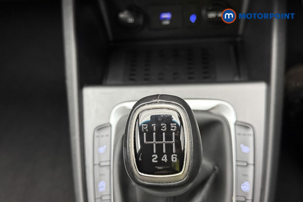 Hyundai Kona Premium Manual Petrol SUV - Stock Number (1585612) - 19th supplementary image