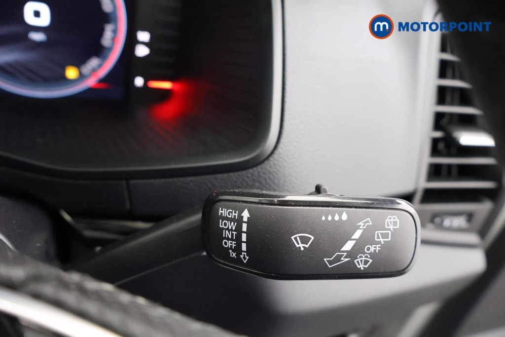 Skoda Karoq Sportline Edition Manual Petrol SUV - Stock Number (1585884) - 7th supplementary image