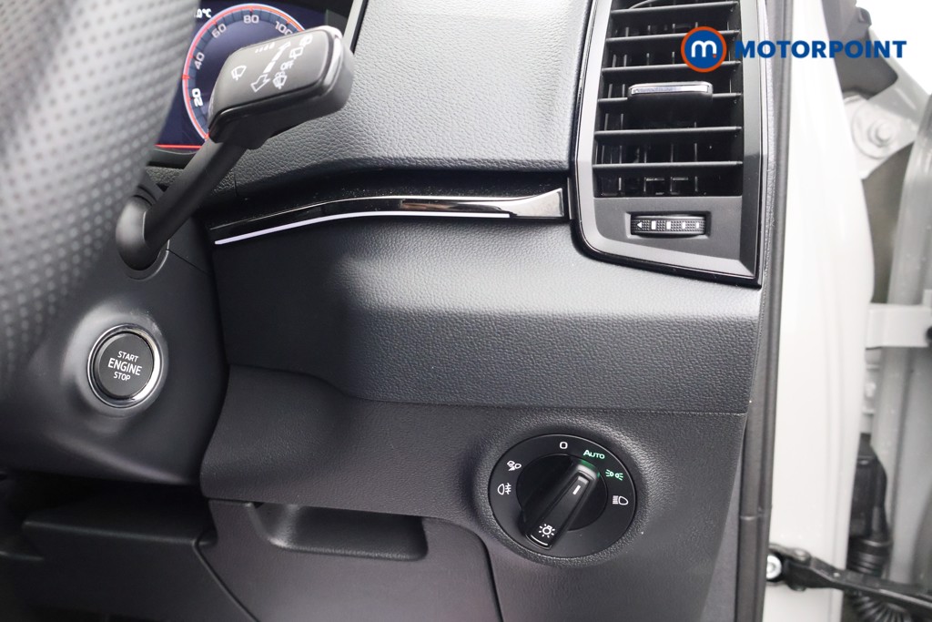 Skoda Karoq Sportline Edition Manual Petrol SUV - Stock Number (1585884) - 8th supplementary image