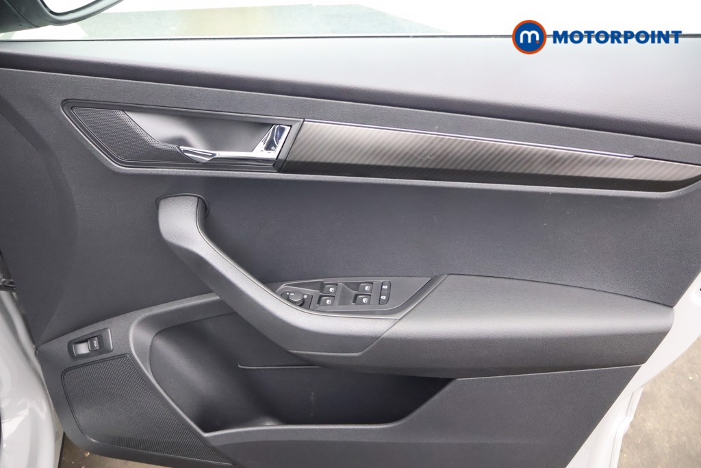 Skoda Karoq Sportline Edition Manual Petrol SUV - Stock Number (1585884) - 15th supplementary image
