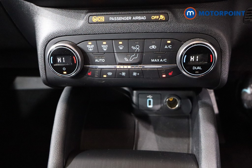 Ford Focus Titanium Automatic Diesel Hatchback - Stock Number (1586609) - 16th supplementary image