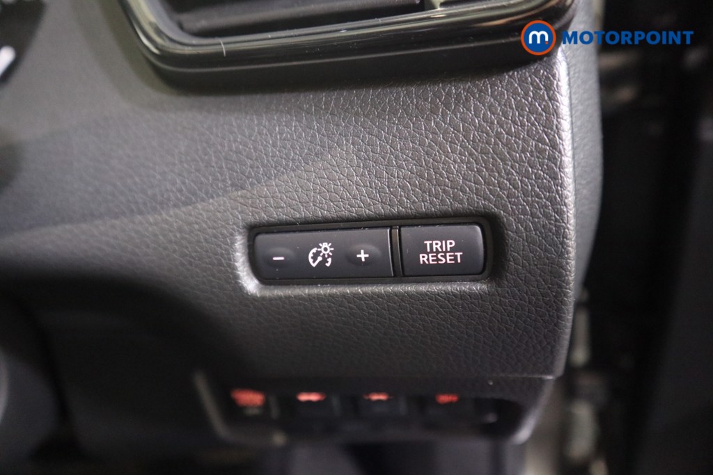 Nissan X-Trail Tekna Automatic Diesel SUV - Stock Number (1586638) - 12th supplementary image