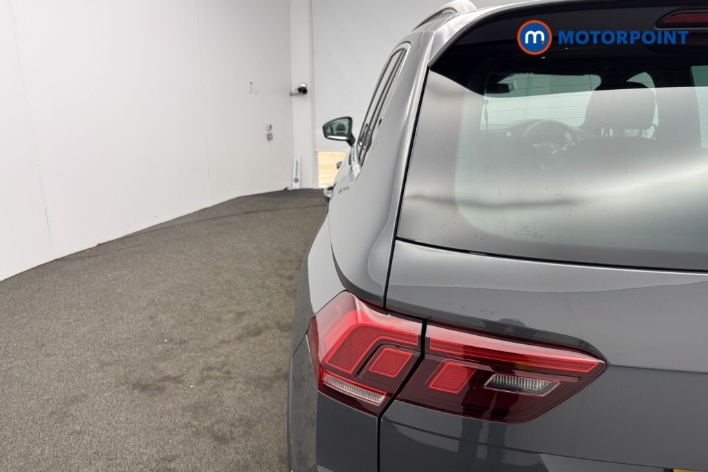 Volkswagen Tiguan R-Line Automatic Petrol SUV - Stock Number (1586769) - 5th supplementary image