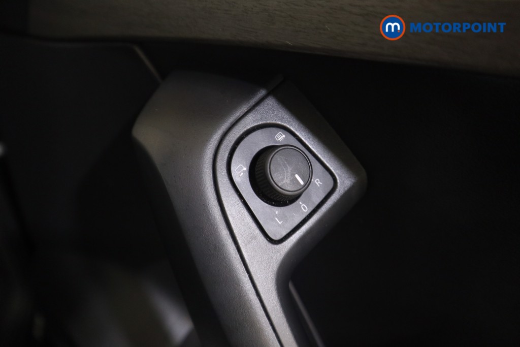 Seat Ateca Xperience Lux Manual Petrol SUV - Stock Number (1586880) - 13th supplementary image