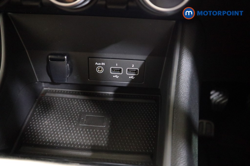 Renault Captur S Edition Manual Petrol SUV - Stock Number (1586964) - 9th supplementary image