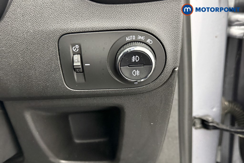 Vauxhall Crossland Ultimate Manual Diesel SUV - Stock Number (1586977) - 14th supplementary image