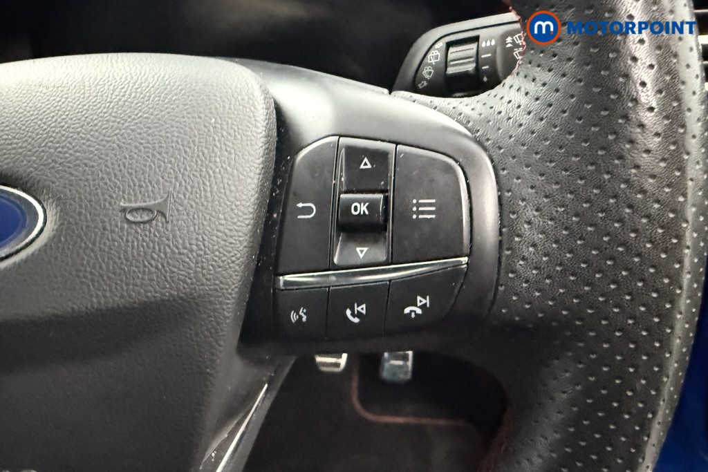 Ford Focus St-Line Vignale Manual Petrol Hatchback - Stock Number (1587958) - 4th supplementary image