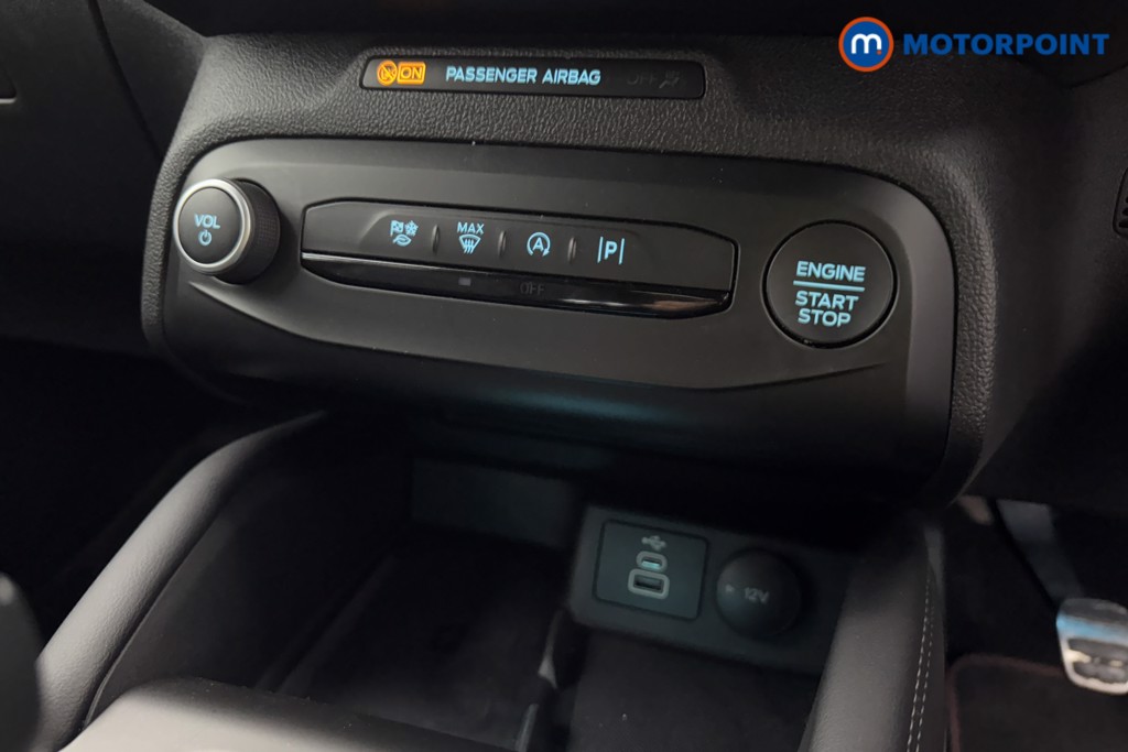 Ford Focus St-Line Vignale Manual Petrol Hatchback - Stock Number (1587958) - 14th supplementary image
