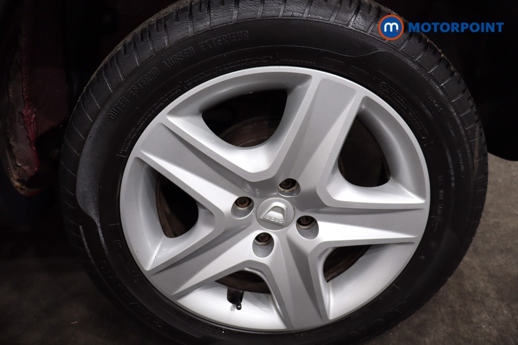 Dacia Sandero Stepway Laureate Manual Petrol Hatchback - Stock Number (1588001) - 12th supplementary image