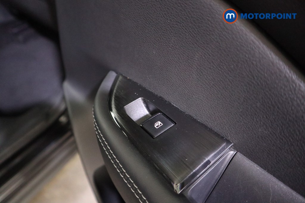 Nissan Qashqai Acenta Premium Manual Petrol SUV - Stock Number (1588145) - 16th supplementary image