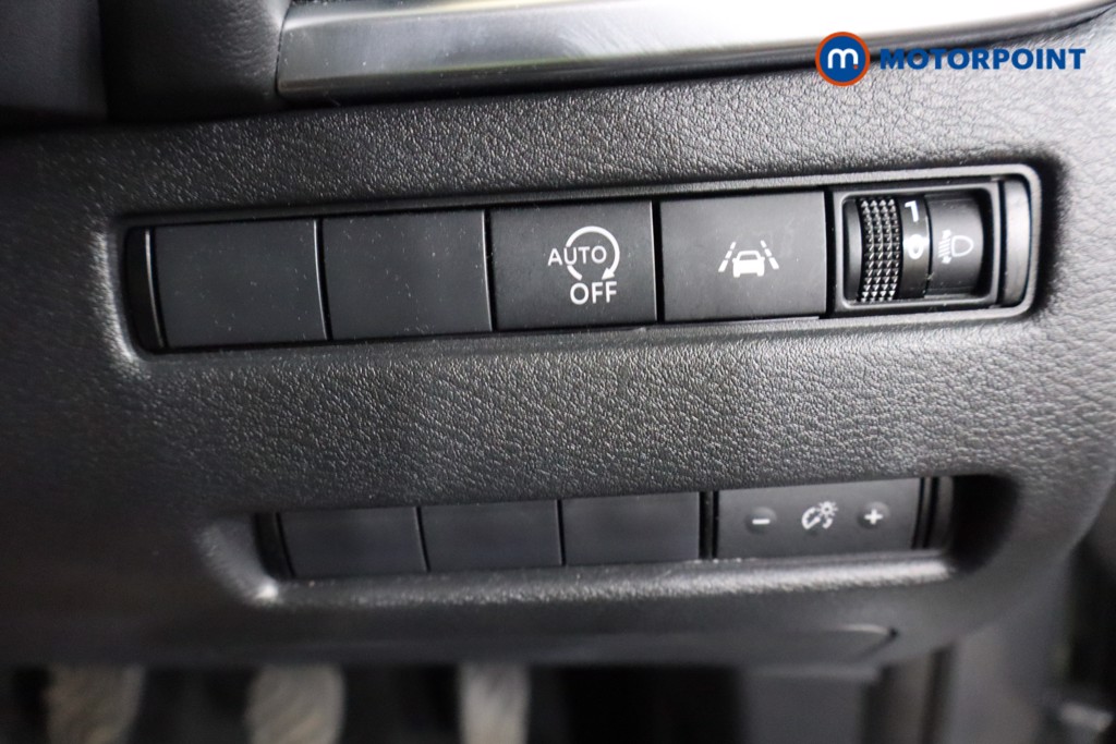 Nissan Qashqai N-Connecta Manual Petrol SUV - Stock Number (1588167) - 17th supplementary image