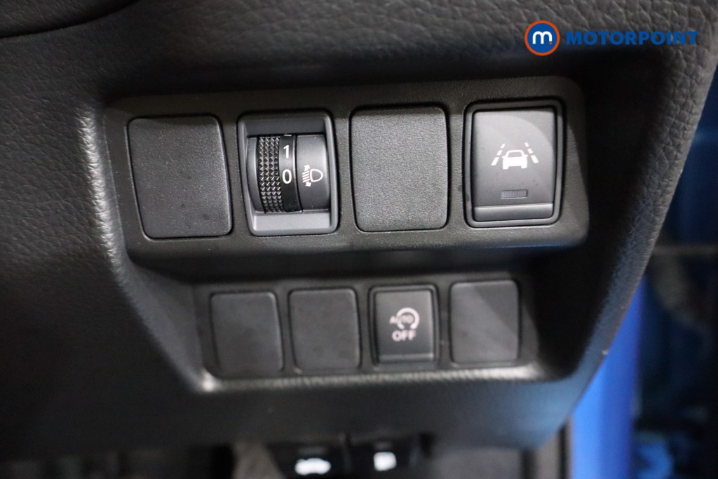 Nissan Qashqai N-Connecta Manual Petrol SUV - Stock Number (1588191) - 17th supplementary image