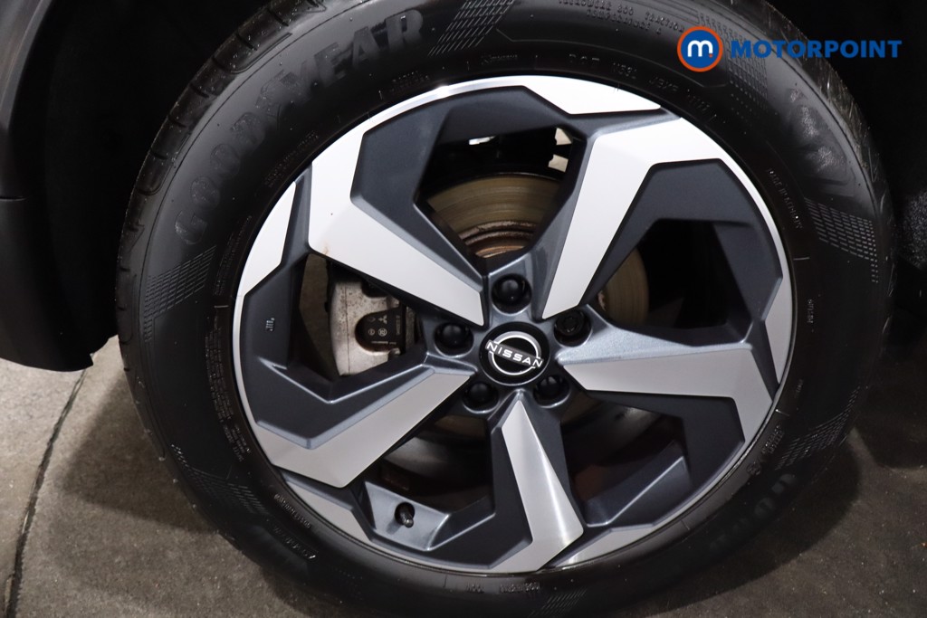 Nissan Qashqai N-Connecta Automatic Petrol SUV - Stock Number (1588379) - 9th supplementary image