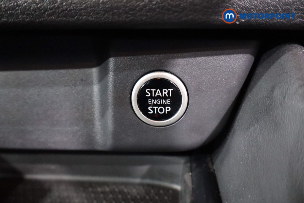 Nissan Qashqai N-Connecta Automatic Petrol SUV - Stock Number (1588379) - 13th supplementary image