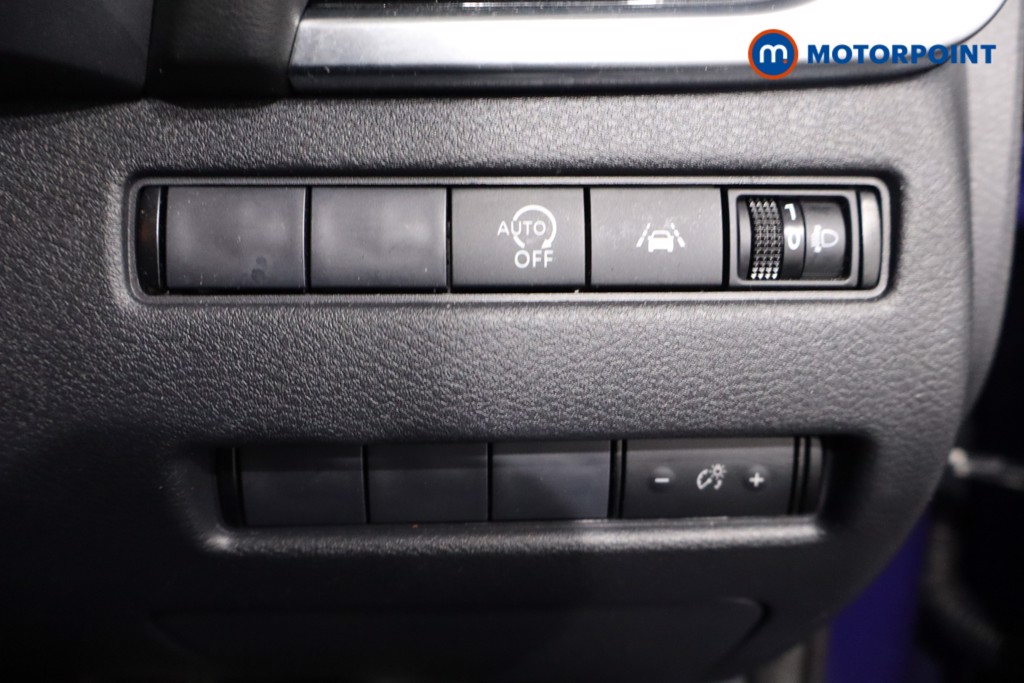 Nissan Qashqai N-Connecta Automatic Petrol SUV - Stock Number (1588379) - 21st supplementary image