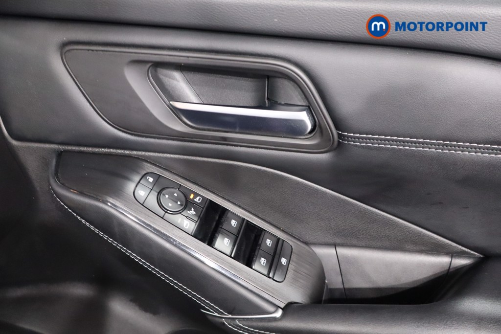 Nissan Qashqai N-Connecta Automatic Petrol SUV - Stock Number (1588379) - 22nd supplementary image