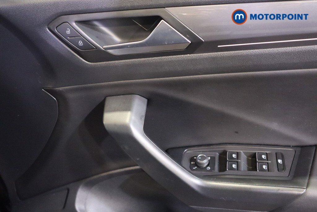 Volkswagen T-Roc R-Line Automatic Petrol SUV - Stock Number (1588541) - 10th supplementary image
