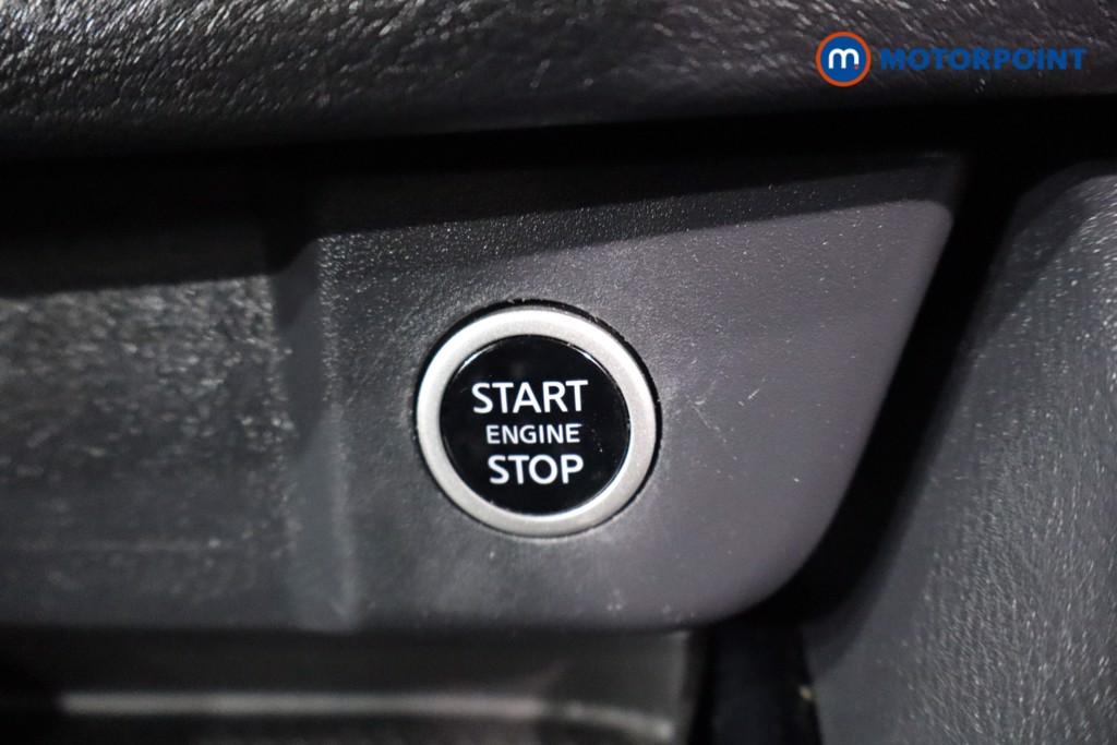 Nissan Qashqai Acenta Premium Manual Petrol SUV - Stock Number (1588773) - 13th supplementary image