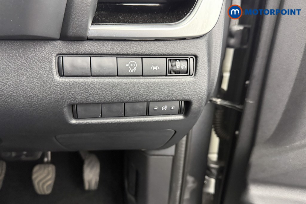 Nissan Qashqai N-Connecta Manual Petrol SUV - Stock Number (1588841) - 14th supplementary image