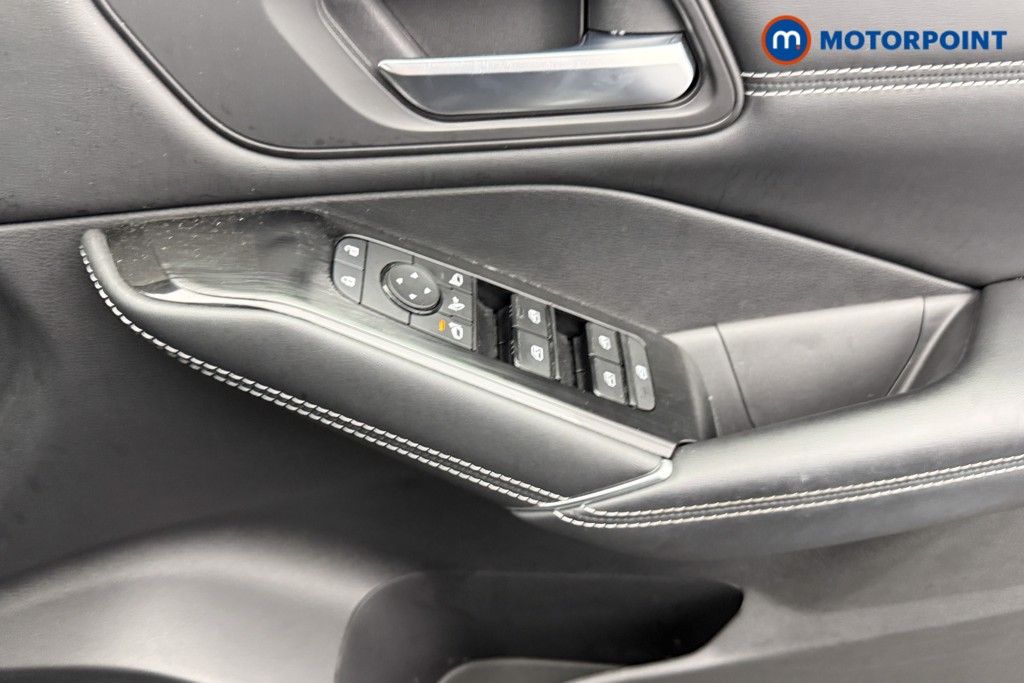 Nissan Qashqai N-Connecta Manual Petrol SUV - Stock Number (1588841) - 15th supplementary image