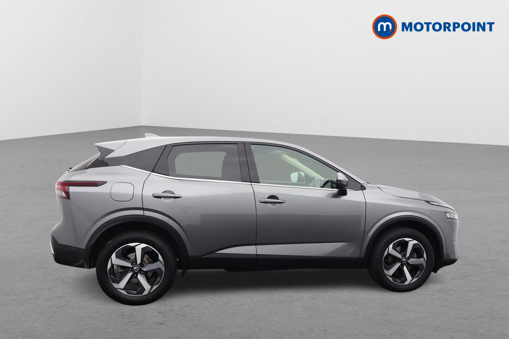 Nissan Qashqai N-Connecta Manual Petrol SUV - Stock Number (1588841) - Drivers side front corner