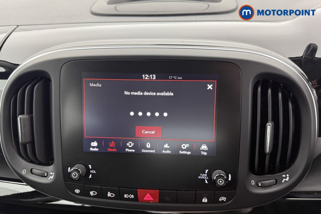 Fiat 500L Cross Manual Petrol Hatchback - Stock Number (1589634) - 6th supplementary image