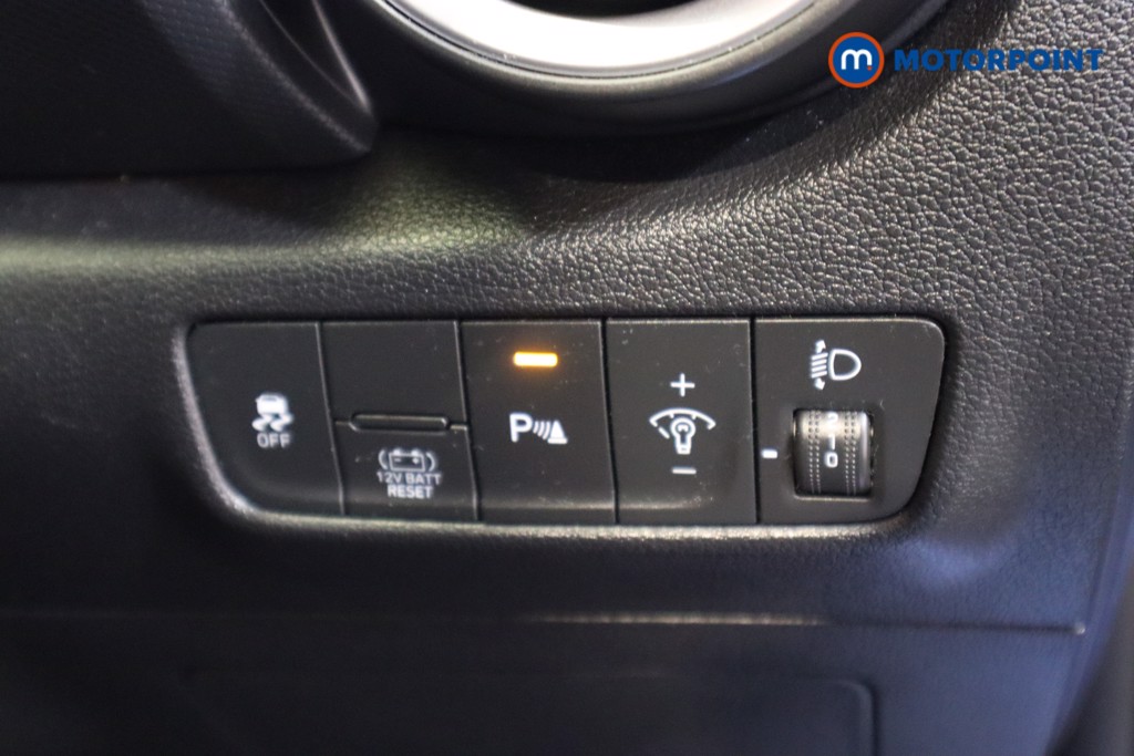 Hyundai Kona Premium Automatic Petrol-Electric Hybrid SUV - Stock Number (1590014) - 12th supplementary image